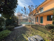 Visualizza le foto dell'immobile
