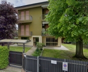 Visualizza le foto dell'immobile