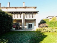 Visualizza le foto dell'immobile