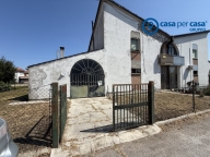 Visualizza le foto dell'immobile