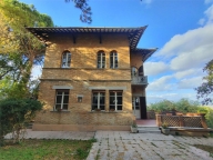 Visualizza le foto dell'immobile