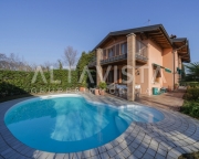 Visualizza le foto dell'immobile