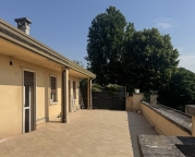 Visualizza le foto dell'immobile