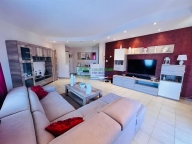 Visualizza le foto dell'immobile Visualizza le foto dell'immobile