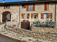 Visualizza le foto dell'immobile