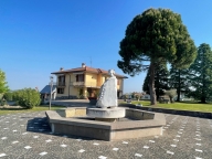Visualizza le foto dell'immobile