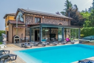 Visualizza le foto dell'immobile