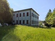 Visualizza le foto dell'immobile