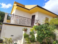 Visualizza le foto dell'immobile