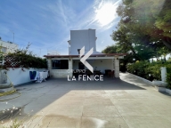 Visualizza le foto dell'immobile