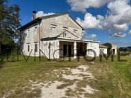 Visualizza le foto dell'immobile Visualizza le foto dell'immobile