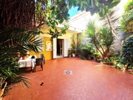 Visualizza le foto dell'immobile