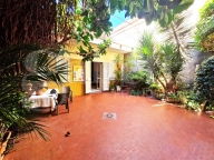 Visualizza le foto dell'immobile