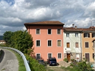 casa indipendente in vendita a Lucca