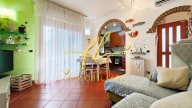 Visualizza le foto dell'immobile