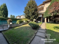 Visualizza le foto dell'immobile