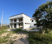 Visualizza le foto dell'immobile