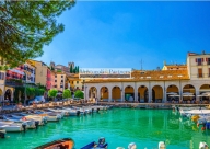 Visualizza le foto dell'immobile