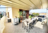 Visualizza le foto dell'immobile