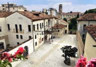 Visualizza le foto dell'immobile