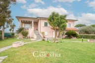 Visualizza le foto dell'immobile