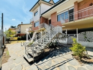 casa indipendente in vendita a Viareggio