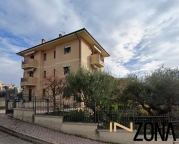 Visualizza le foto dell'immobile