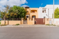 Visualizza le foto dell'immobile