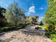 Visualizza le foto dell'immobile