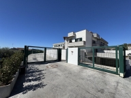 Vai alla scheda immobile Vai alla scheda immobile