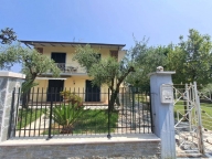 casa indipendente in vendita a Massa in zona Marina di Massa