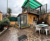 Visualizza le foto dell'immobile